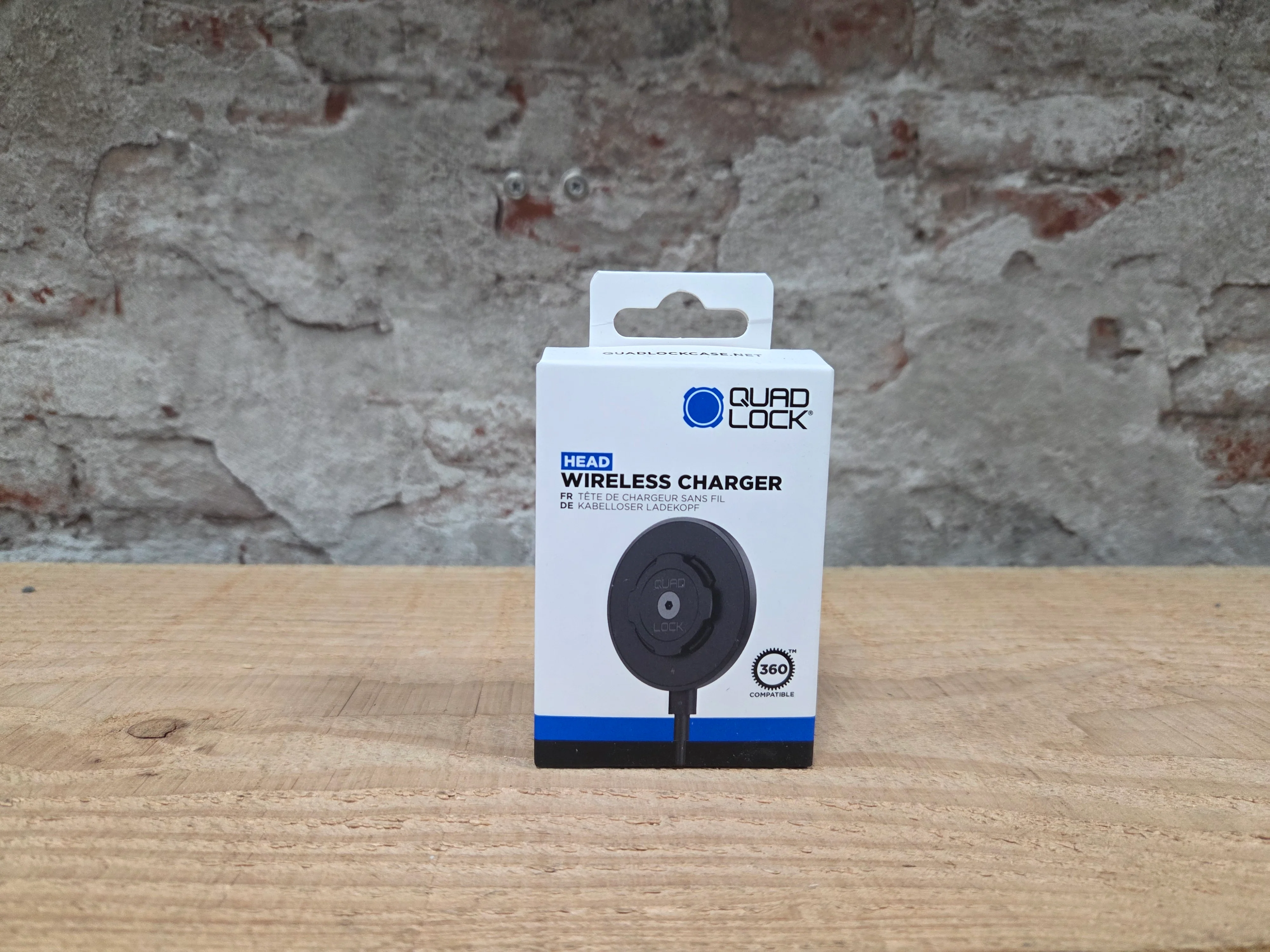 QUAD LOCK wireless charger
