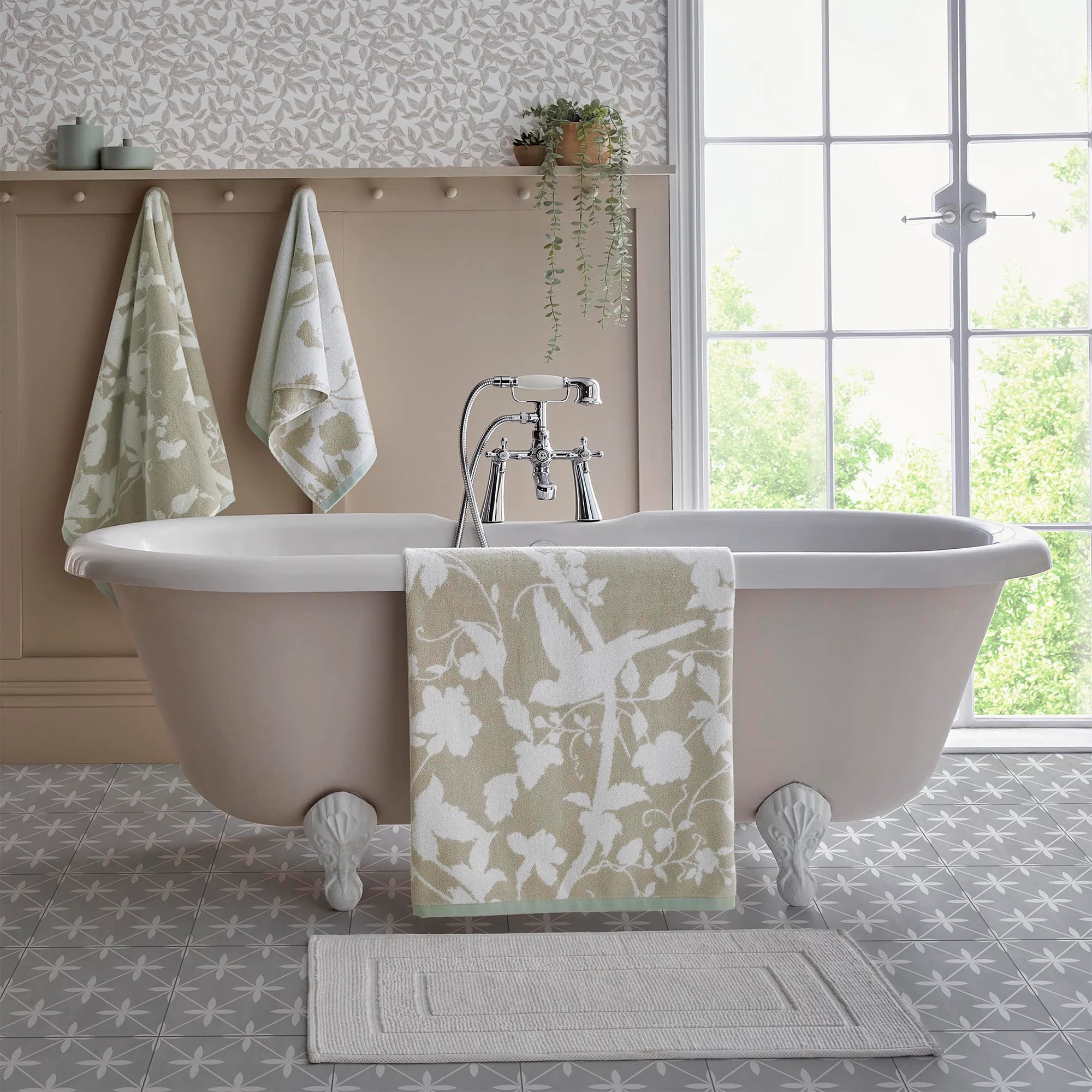 Laura Ashley Badhanddoek Oriental Garden Dove Grey 70x125cm