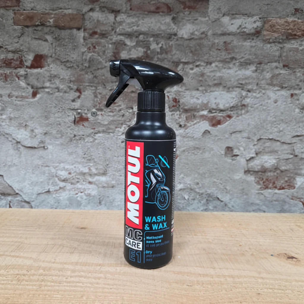 MOTUL E1 wash & wax