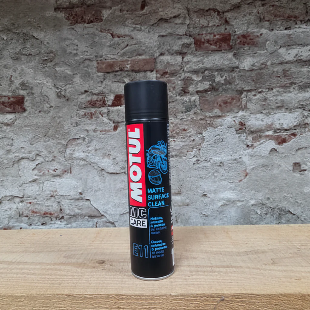 MOTUL E11 matte surface clean